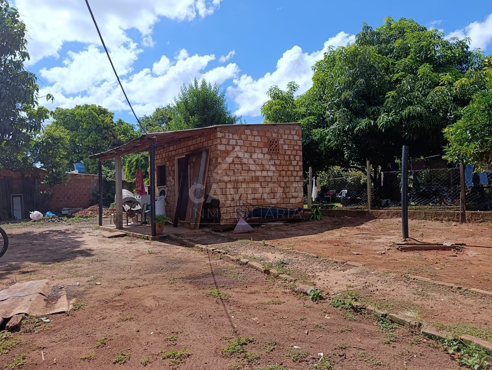 VENDO ESTA CASA