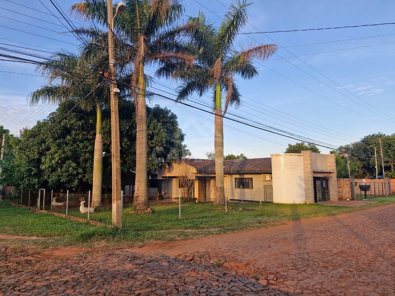 VENDO ESTA VIVIENDA (A una cuadra de Pádel Chopp)