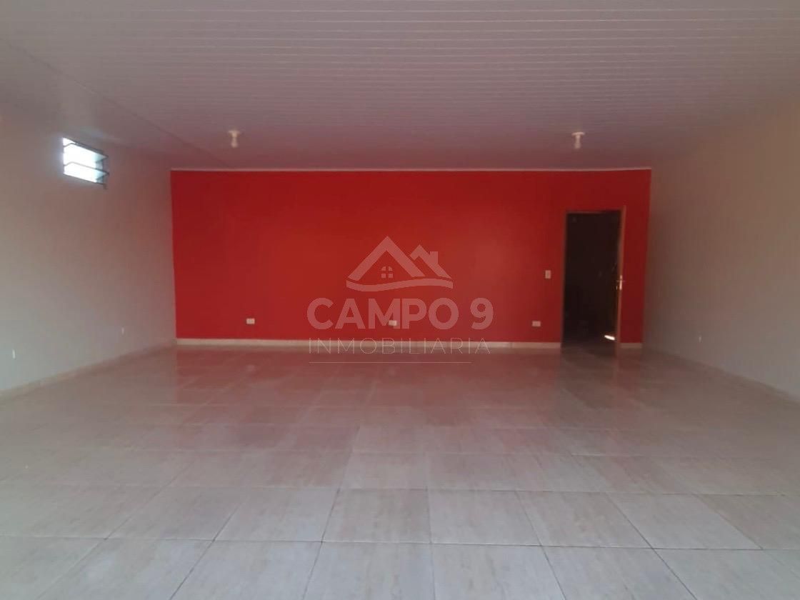VENDO ESTA CASA CON SALÓN COMERCIAL