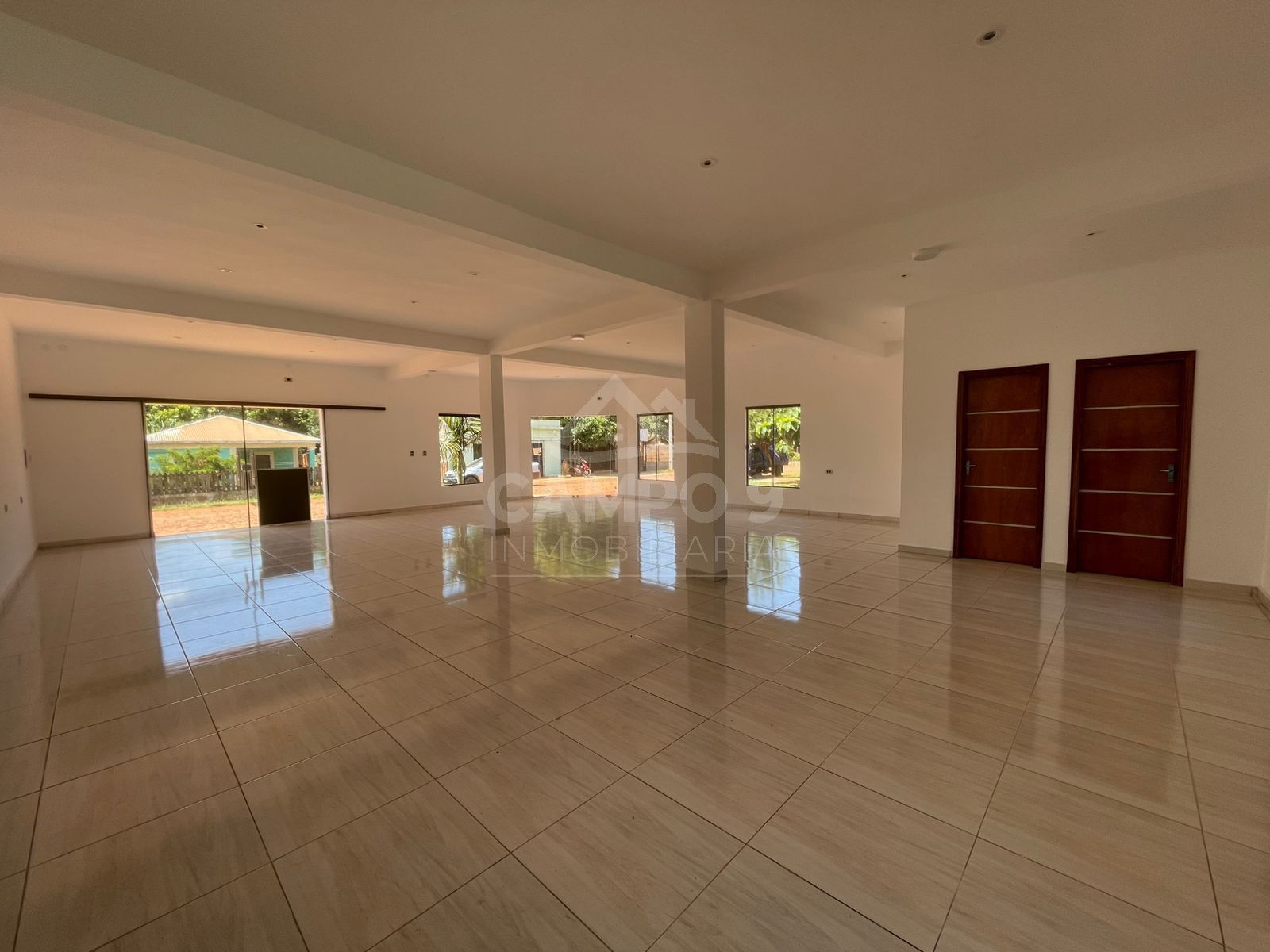 ALQUILO SALÓN COMERCIAL