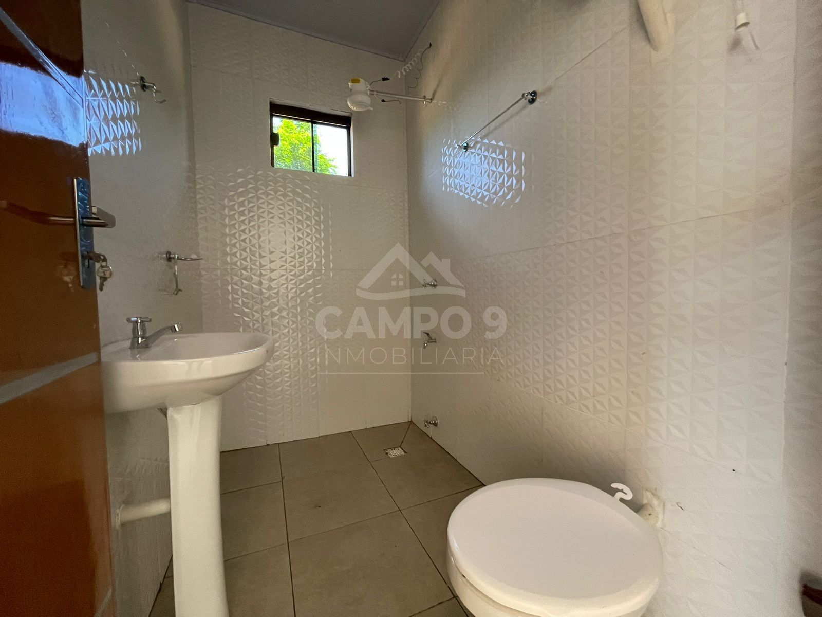 ALQUILO SALÓN COMERCIAL