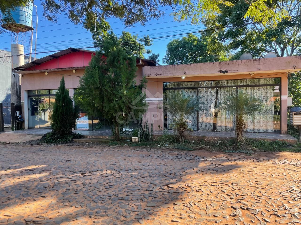 SALON COMERCIAL + VIVIENDA EN VENTA