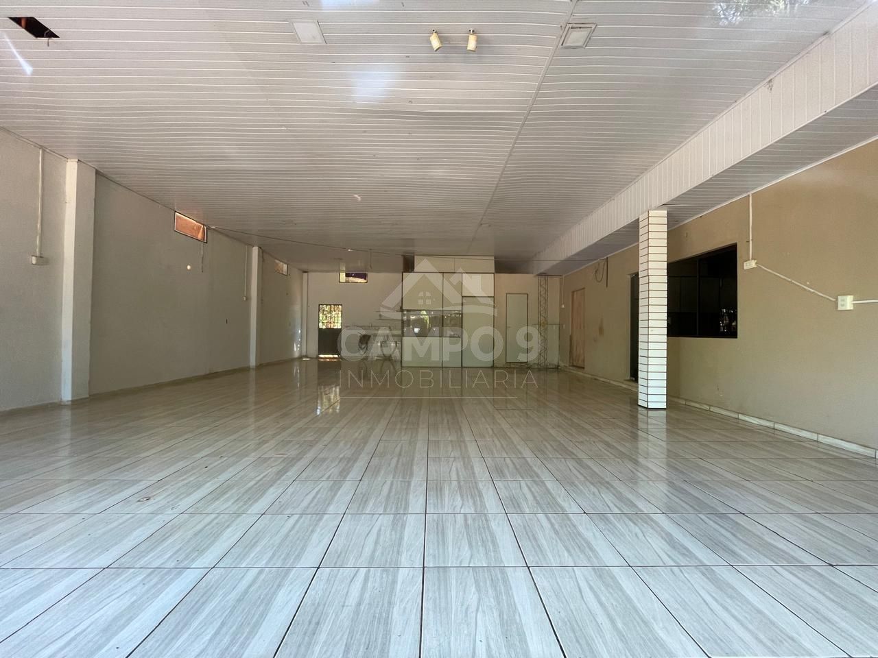 SALON COMERCIAL + VIVIENDA EN VENTA