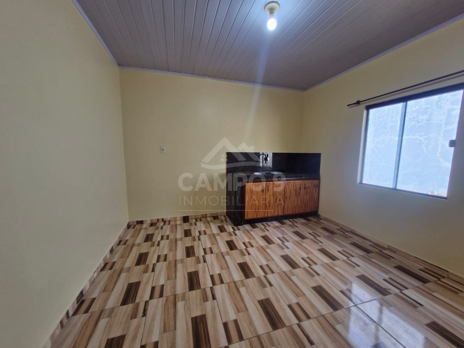 ALQUILO ESTA CASA, CON QUINCHO INDEPENDIENTE