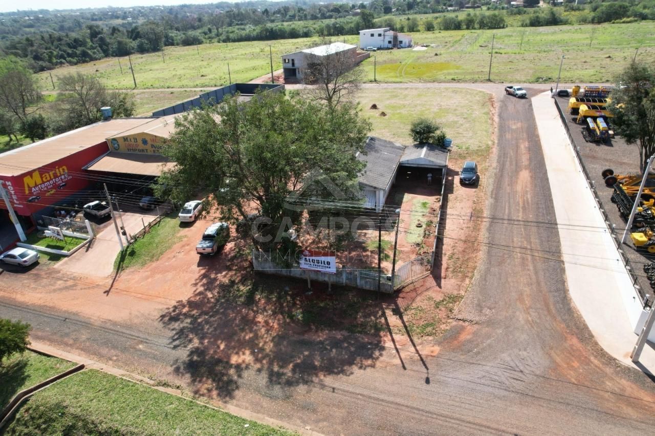 Alquilo este amplio local sobre la Ruta Py02 - cerca de la terminal de ómnibus