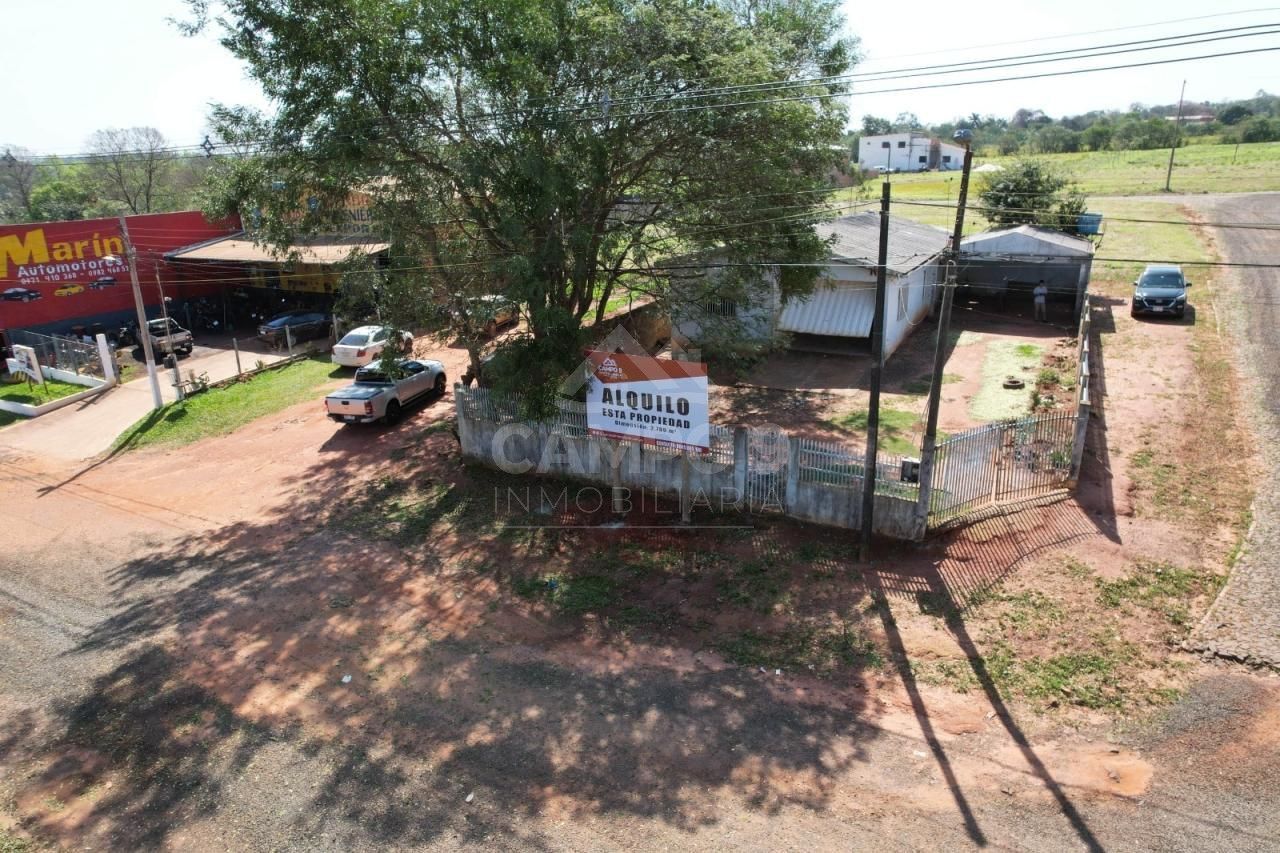 Alquilo este amplio local sobre la Ruta Py02 - cerca de la terminal de ómnibus