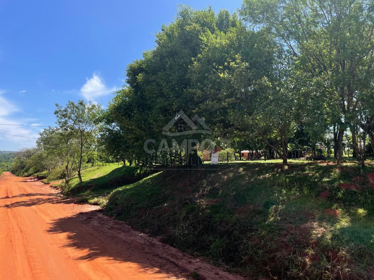 EN VENTA ESTE TERRENO