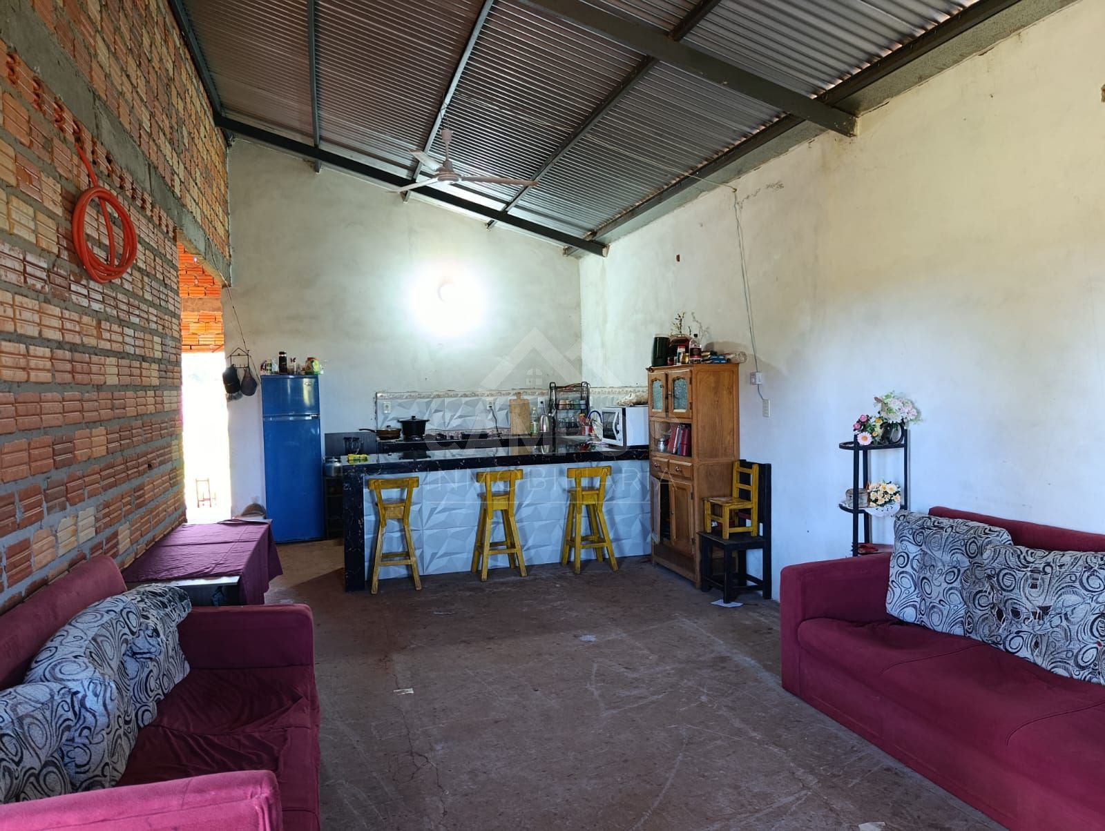 VENDO ESTA CASA SEMITERMINADA