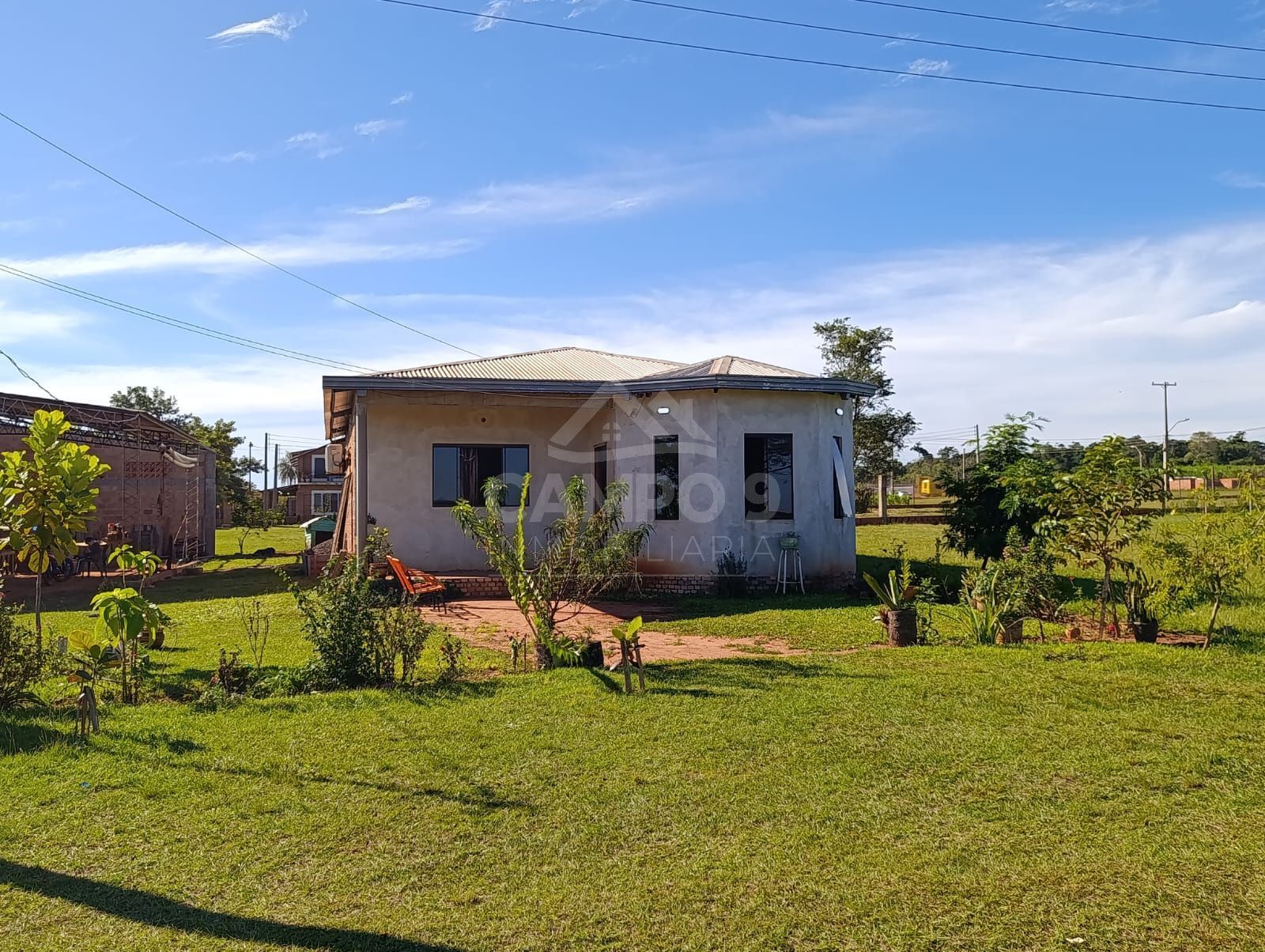 VENDO ESTA CASA SEMITERMINADA