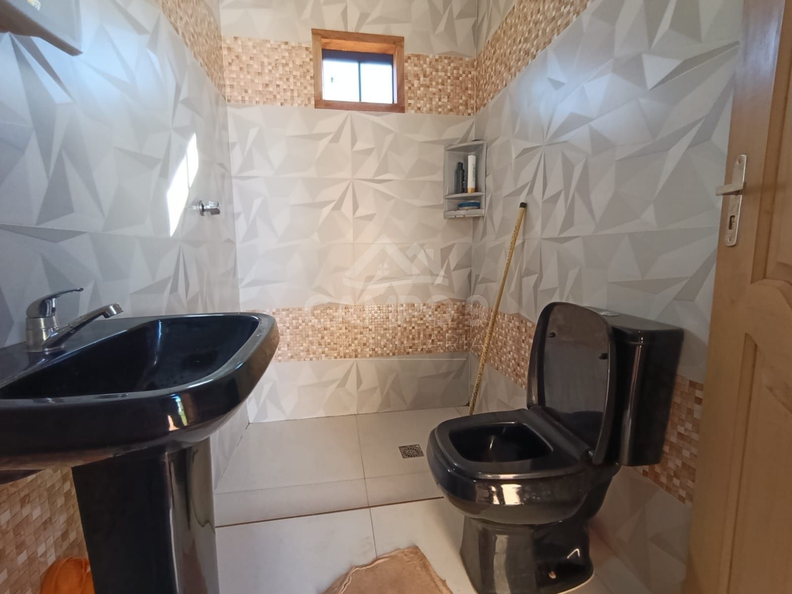 VENDO ESTA CASA SEMITERMINADA
