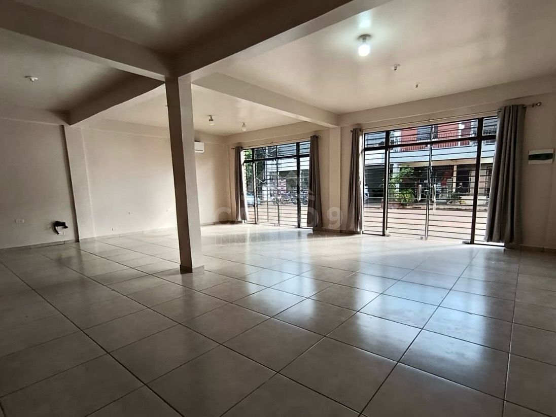 ALQUIILO ESTE SALON - Calle Fidel Maíz