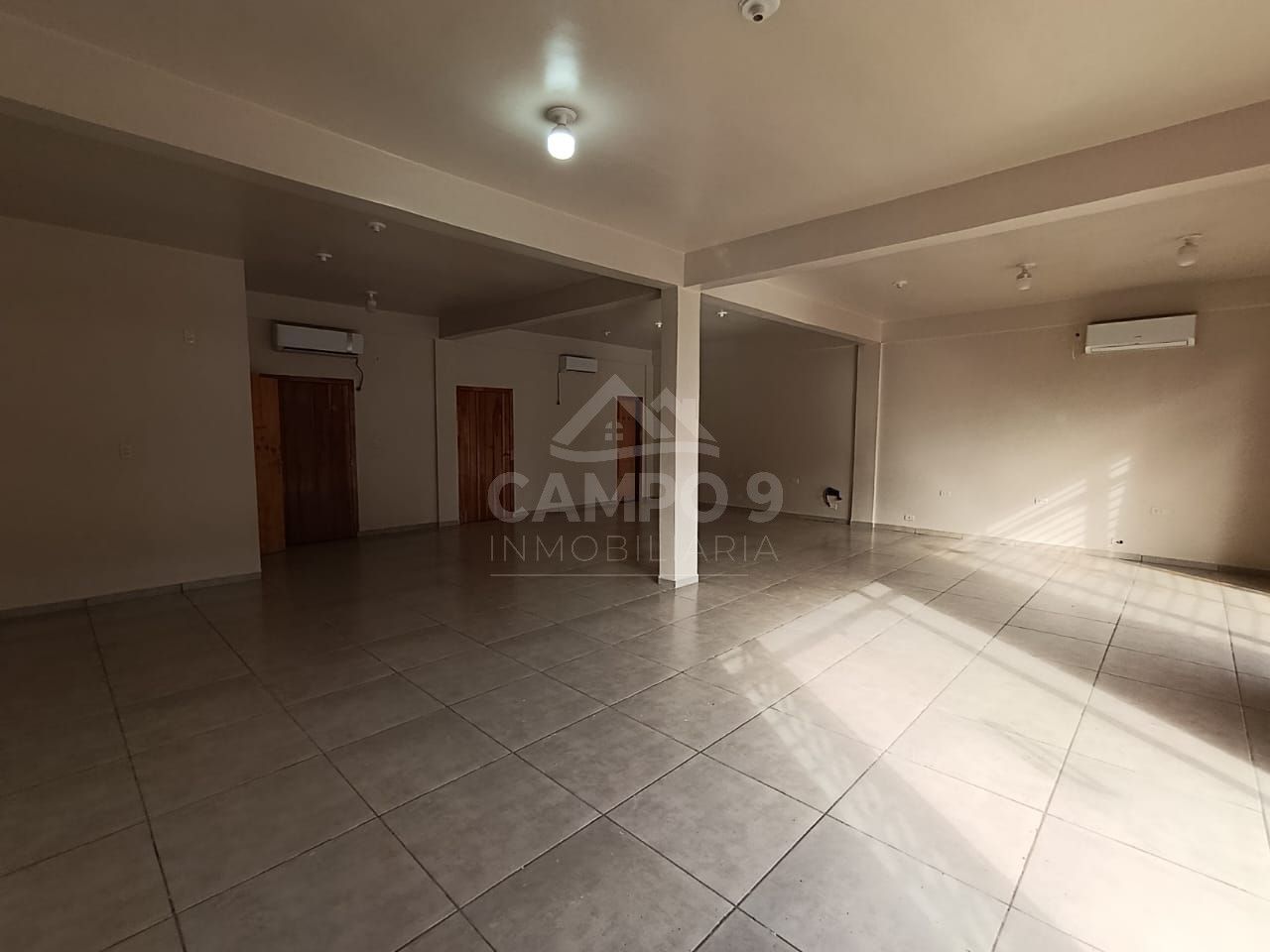 ALQUIILO ESTE SALON - Calle Fidel Maíz