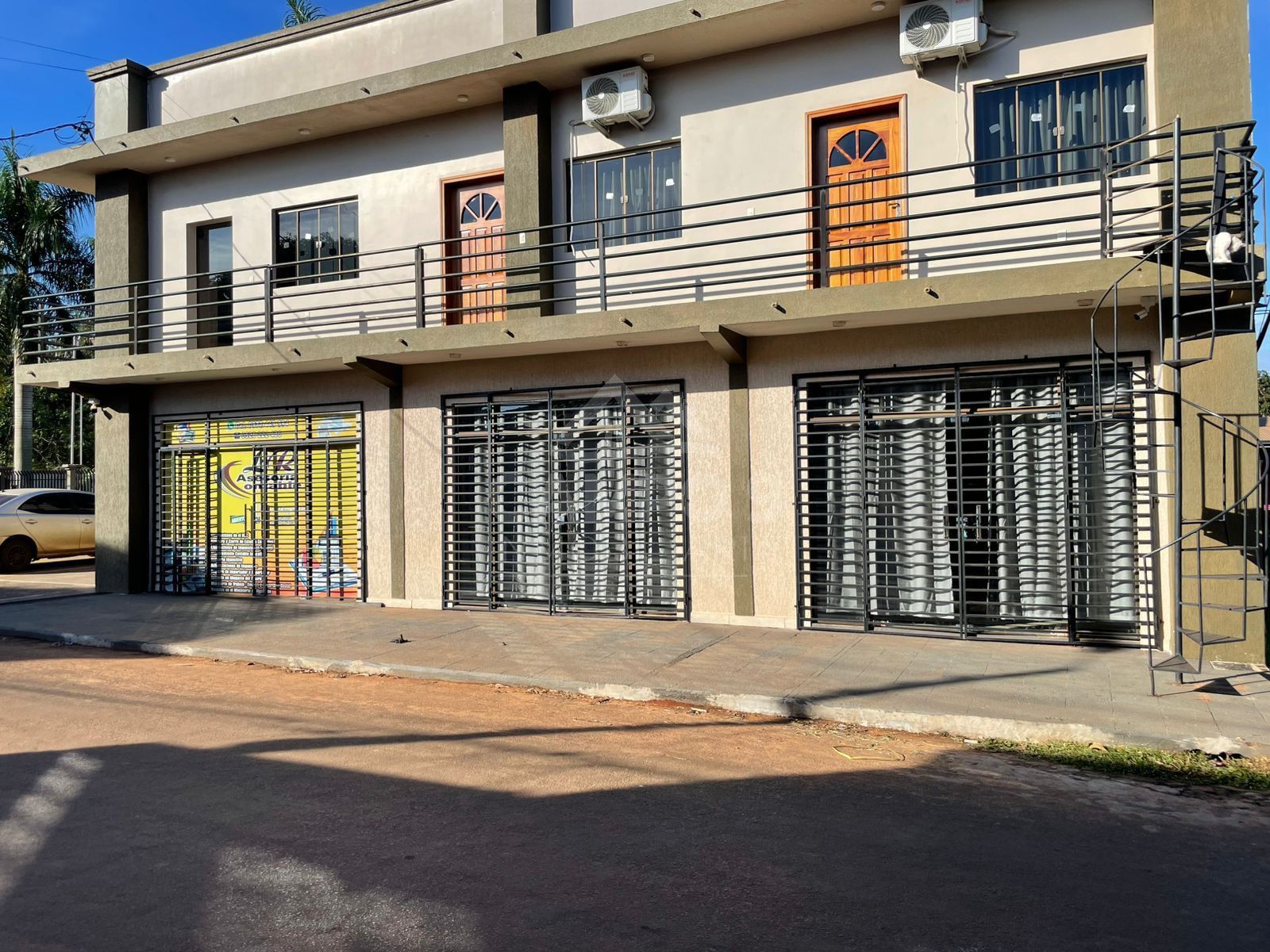ALQUIILO ESTE SALON - Calle Fidel Maíz