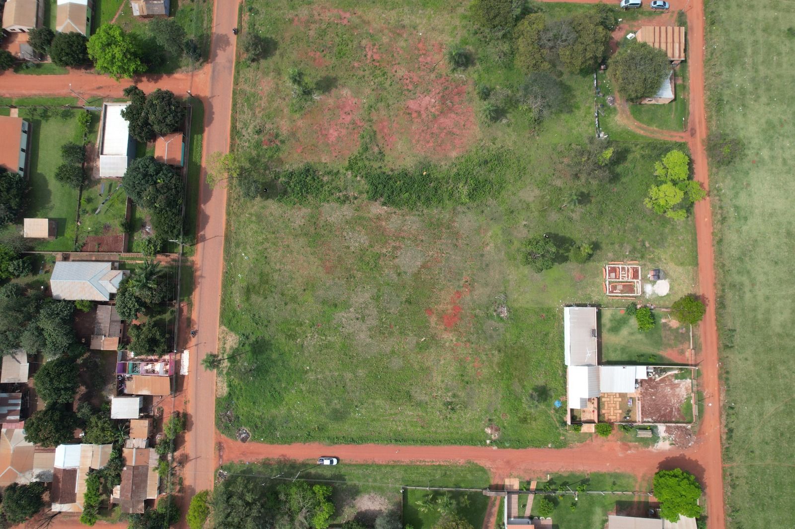 EN VENTA ESTE TERRENO