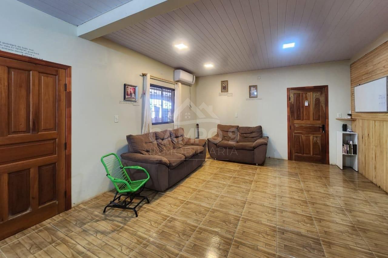 EN VENTA ESTA VIVENDA CON SALON EN FRENTE