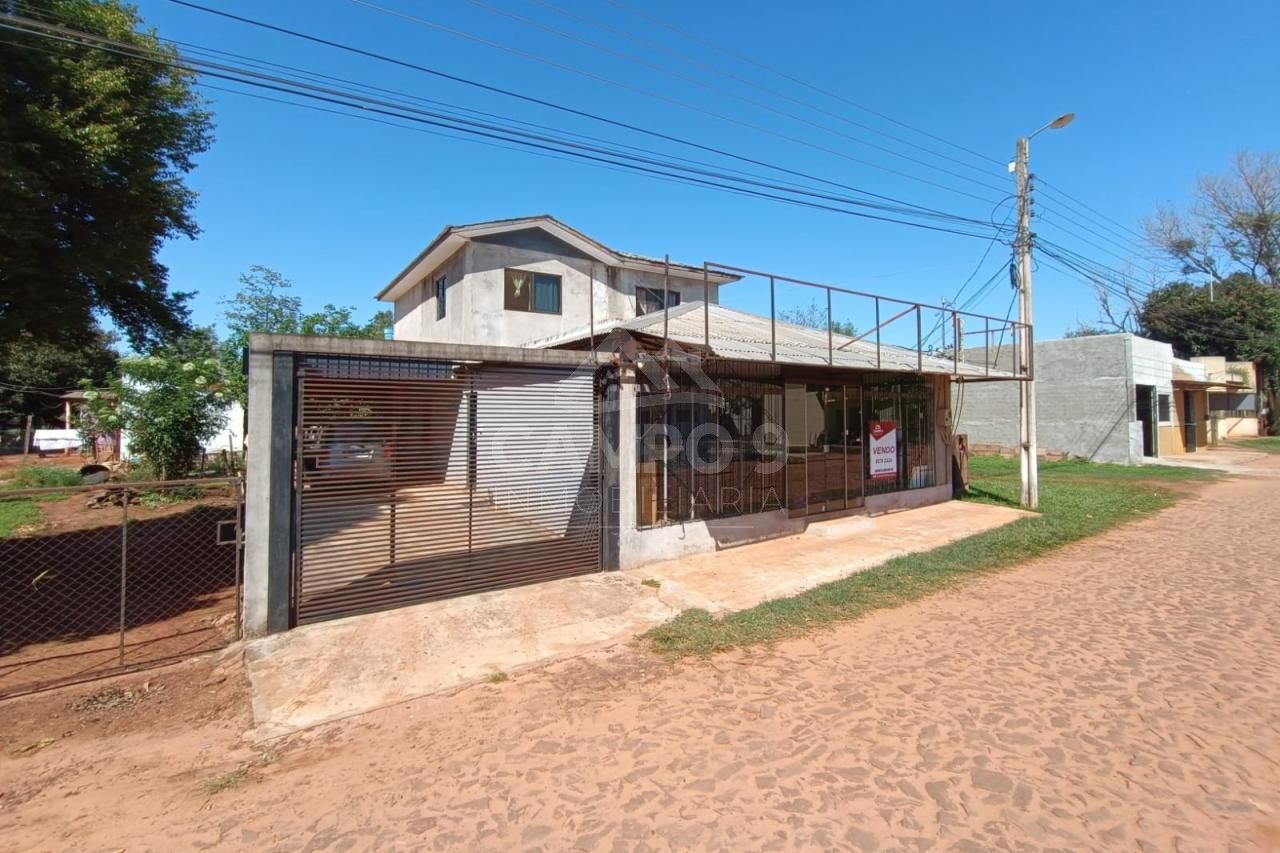 EN VENTA ESTA VIVENDA CON SALON EN FRENTE