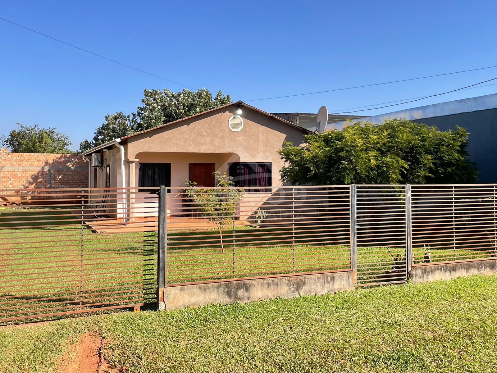 VENDO ESTA CASA